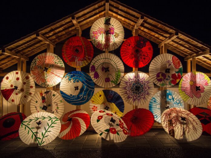 japanese-umbrellas-g8f3356924_1280.jpg